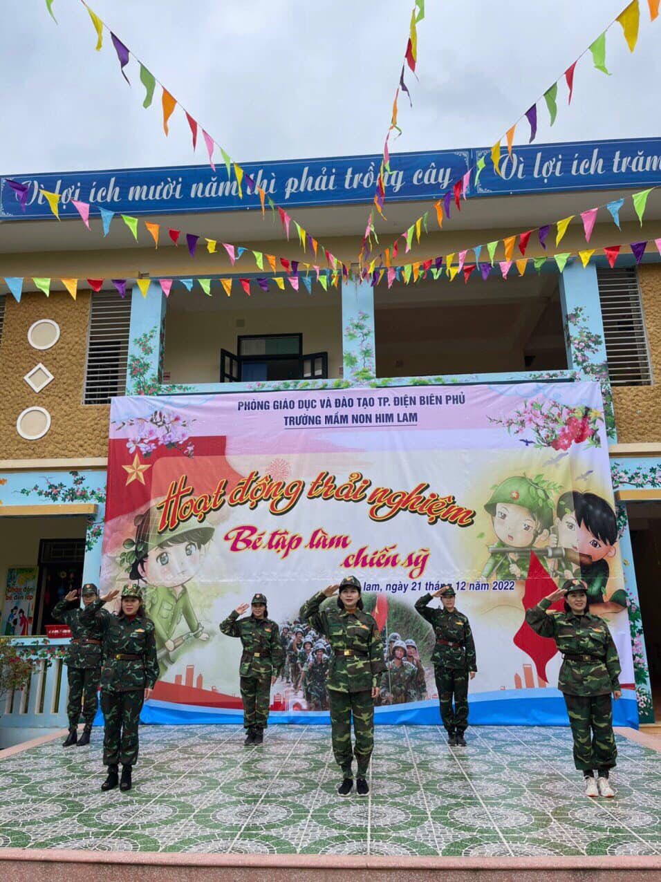 Văn nghệ của các cô