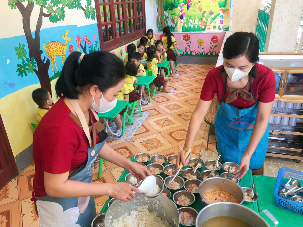 Cô trò trường mầm non Him Lam tổ chức tốt chuyên đề “ Bé với món ăn yêu thương”