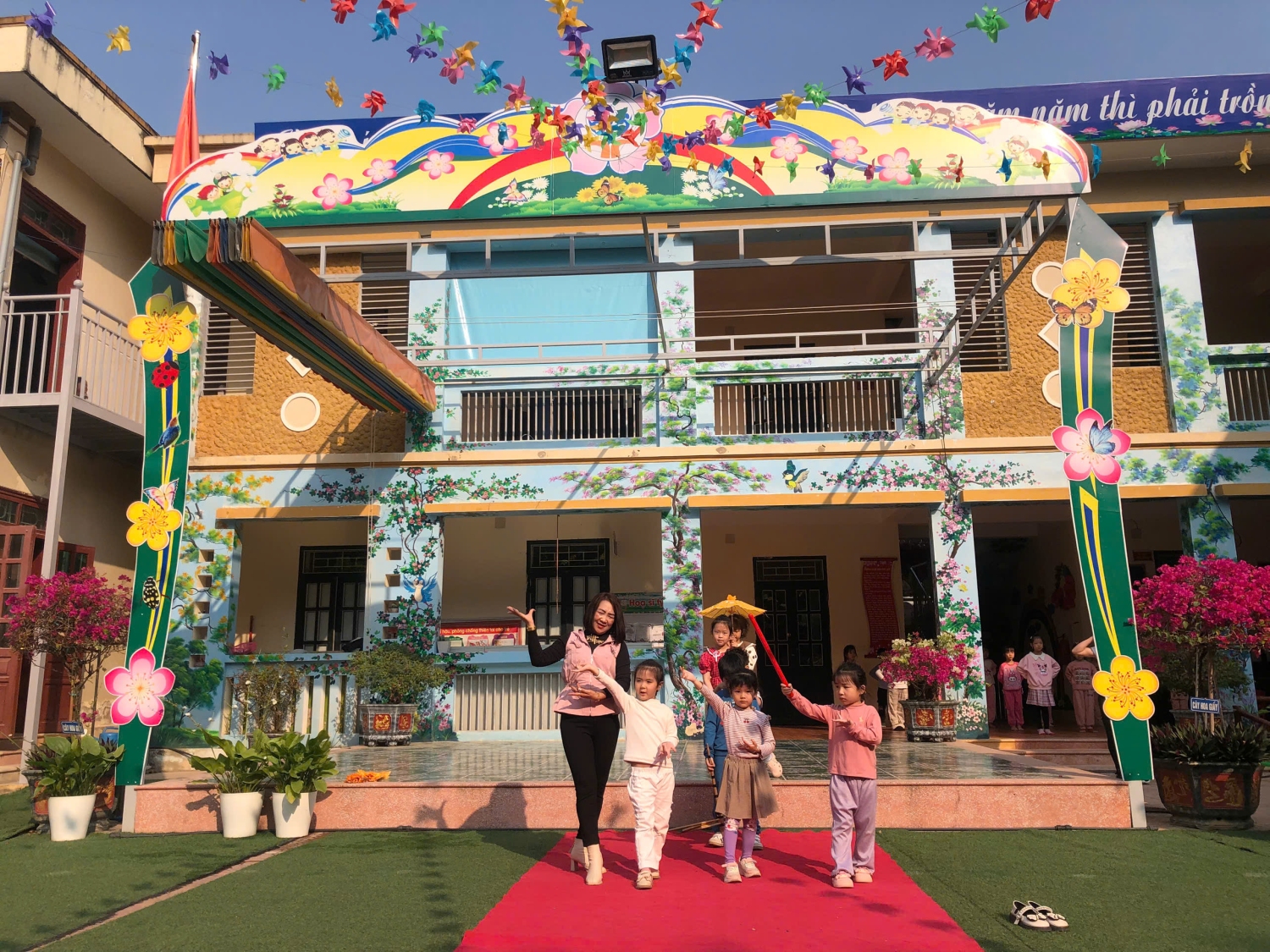 Cô trò trường mầm non Him Lam tích cực tập luyện tham gia  “ Bé với ngày hội văn hóa các dân tộc cấp cụm’’