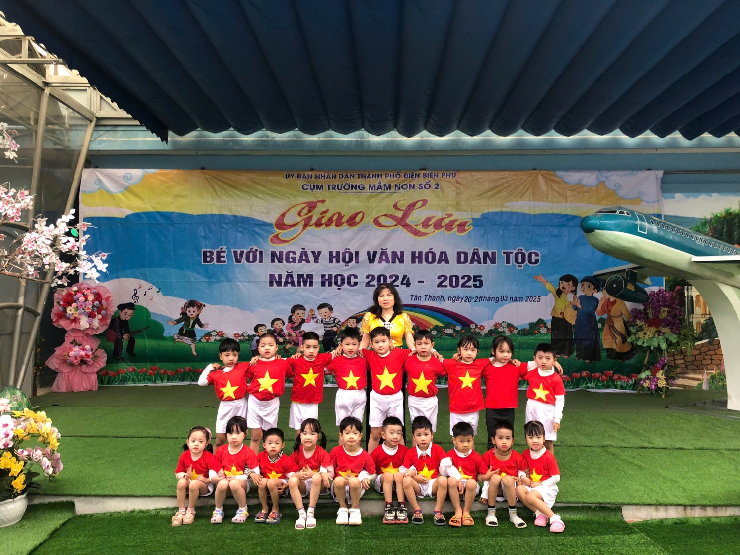 CÔ TRÒ TRƯỜNG MẦM NON HIM LAM HÀO HỨNG THAM GIA GIAO LƯU “BÉ VỚI NGÀY HỘI VĂN HÓA DÂN TỘC ” CỤM TRƯỜNG MẦM NON SỐ 2 NĂM HỌC 2024- 2025