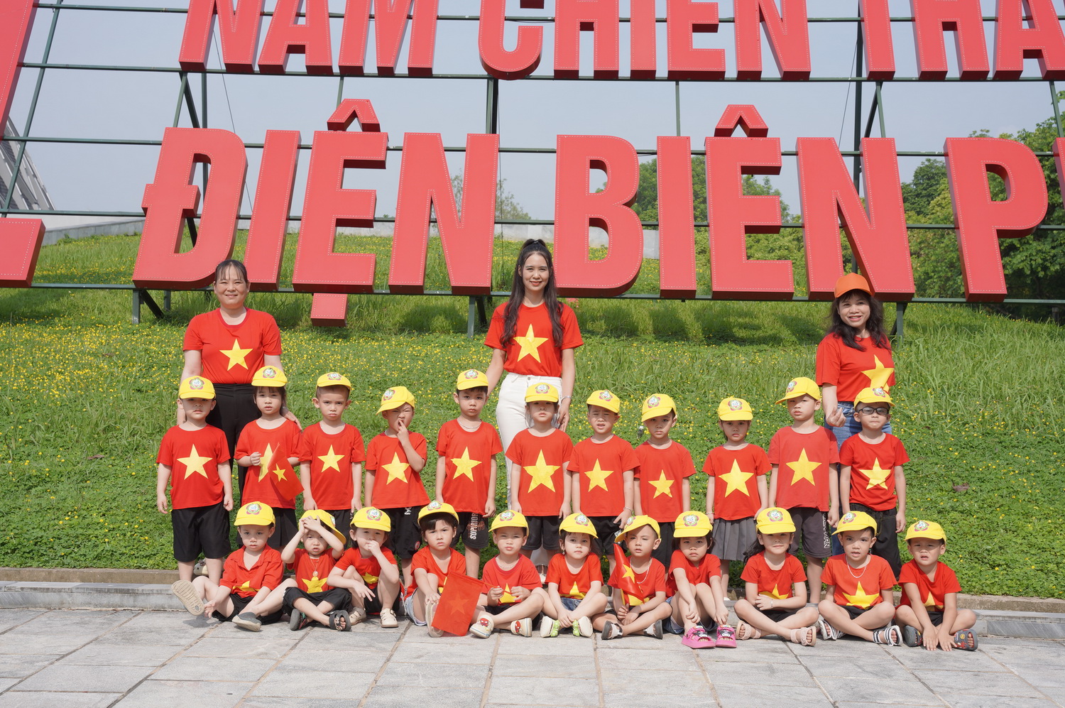 Cô trò Trường Mầm non Him Lam tham quan trải nghiệm Bảo tàng Chiến thắng Điện Biên Phủ