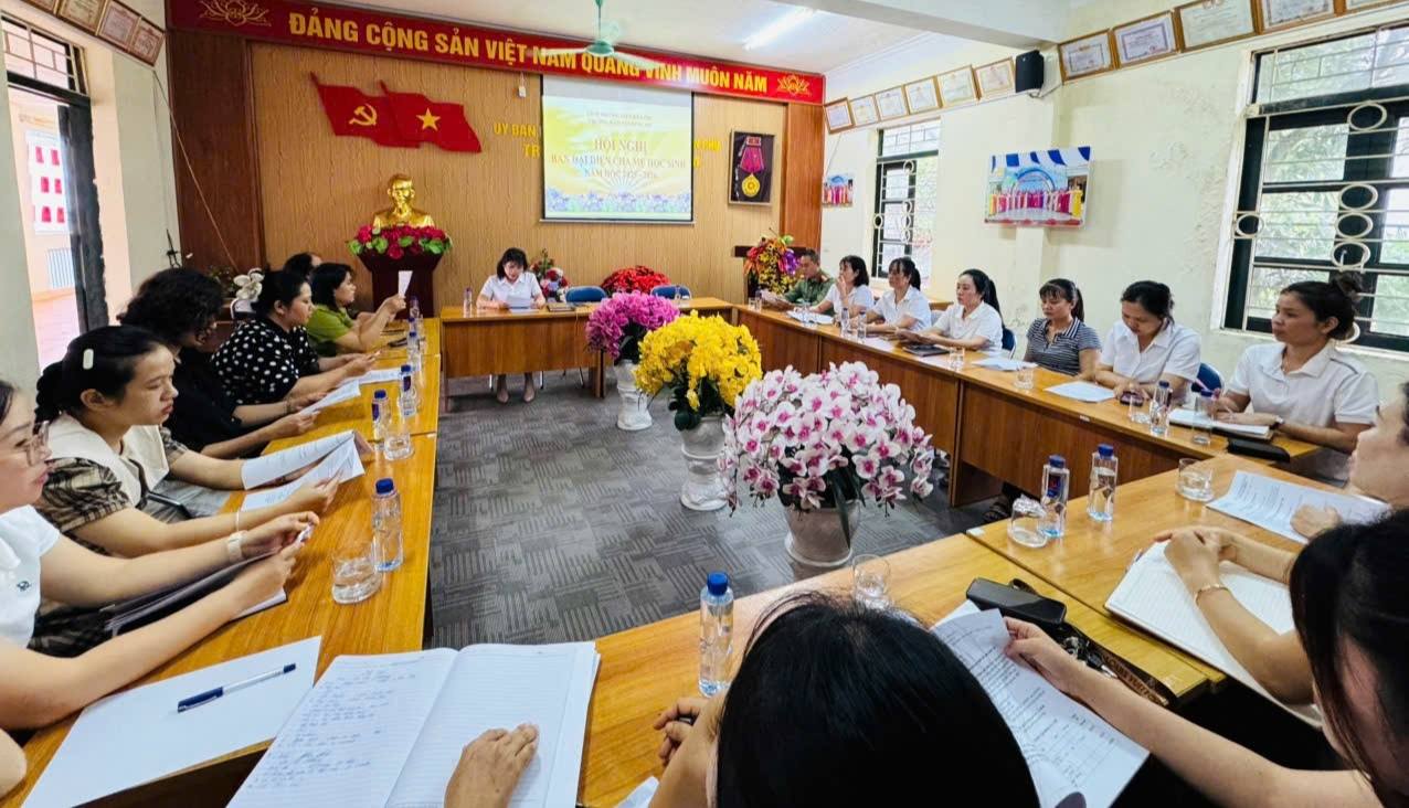 TRƯỜNG MẦM NON HIM LAM TỔ CHỨC THÀNH CÔNG HỘI NGHỊ CHA MẸ HỌC SINH NĂM HỌC 2025 – 2026