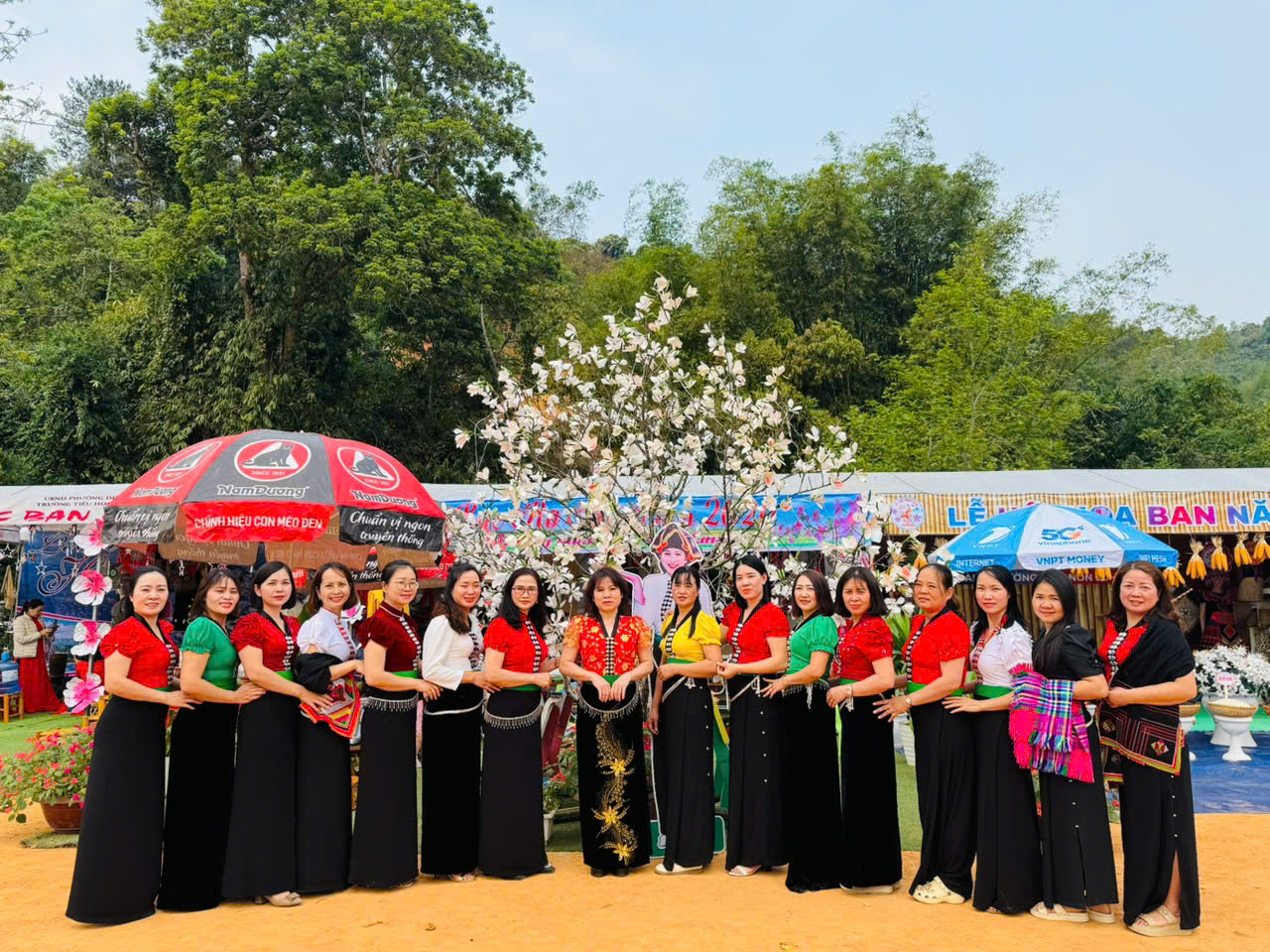 Trường Mầm Non Him Lam Hưởng Ứng Lễ Hội Hoa Ban 2026