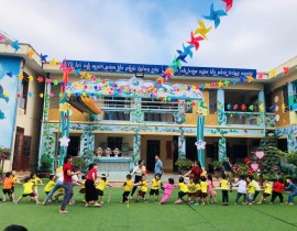 Cô trò han hoan tổ chức ngày 20/10